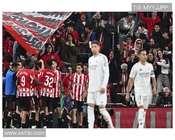 足总杯激战:皇马与AC米兰鏖战成平局红牌事件引发全场热议 足总杯激战:皇马与AC米兰鏖战成平局红牌事件引发全场热议