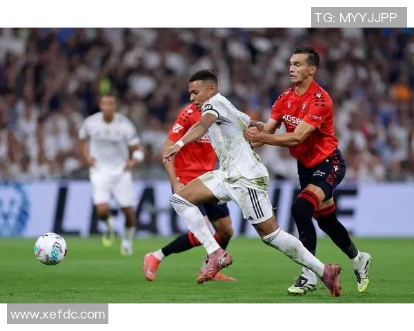 足总杯经典对决皇马逆转曼联神扑成焦点引发全场沸腾 足总杯经典对决皇马逆转曼联神扑成焦点引发全场沸腾